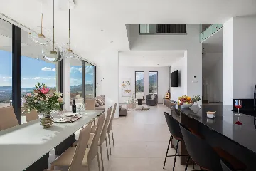 Contemporary 5-Bedroom Villa with Pool in Kaštel Stari
