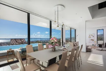 Contemporary 5-Bedroom Villa with Pool in Kaštel Stari