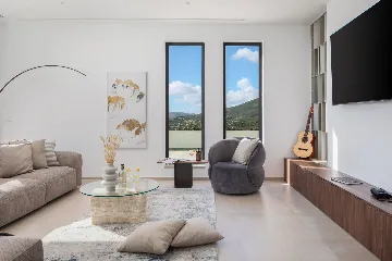 Contemporary 5-Bedroom Villa with Pool in Kaštel Stari