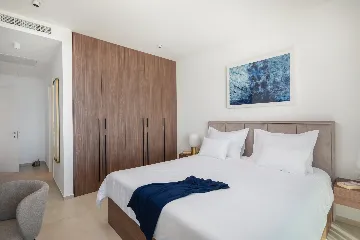 Contemporary 5-Bedroom Villa with Pool in Kaštel Stari