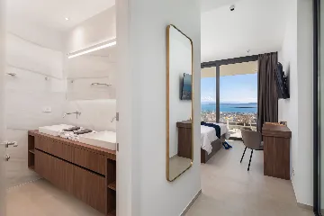 Contemporary 5-Bedroom Villa with Pool in Kaštel Stari