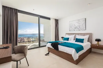 Contemporary 5-Bedroom Villa with Pool in Kaštel Stari