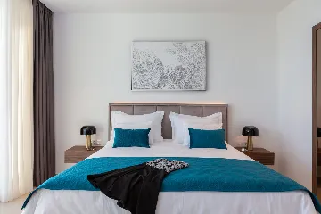 Contemporary 5-Bedroom Villa with Pool in Kaštel Stari