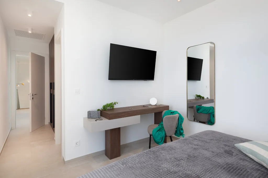 Contemporary 5-Bedroom Villa with Pool in Kaštel Stari