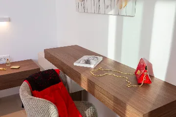 Contemporary 5-Bedroom Villa with Pool in Kaštel Stari