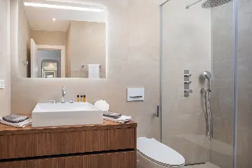 Contemporary 5-Bedroom Villa with Pool in Kaštel Stari