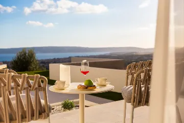 Contemporary 5-Bedroom Villa with Pool in Kaštel Stari