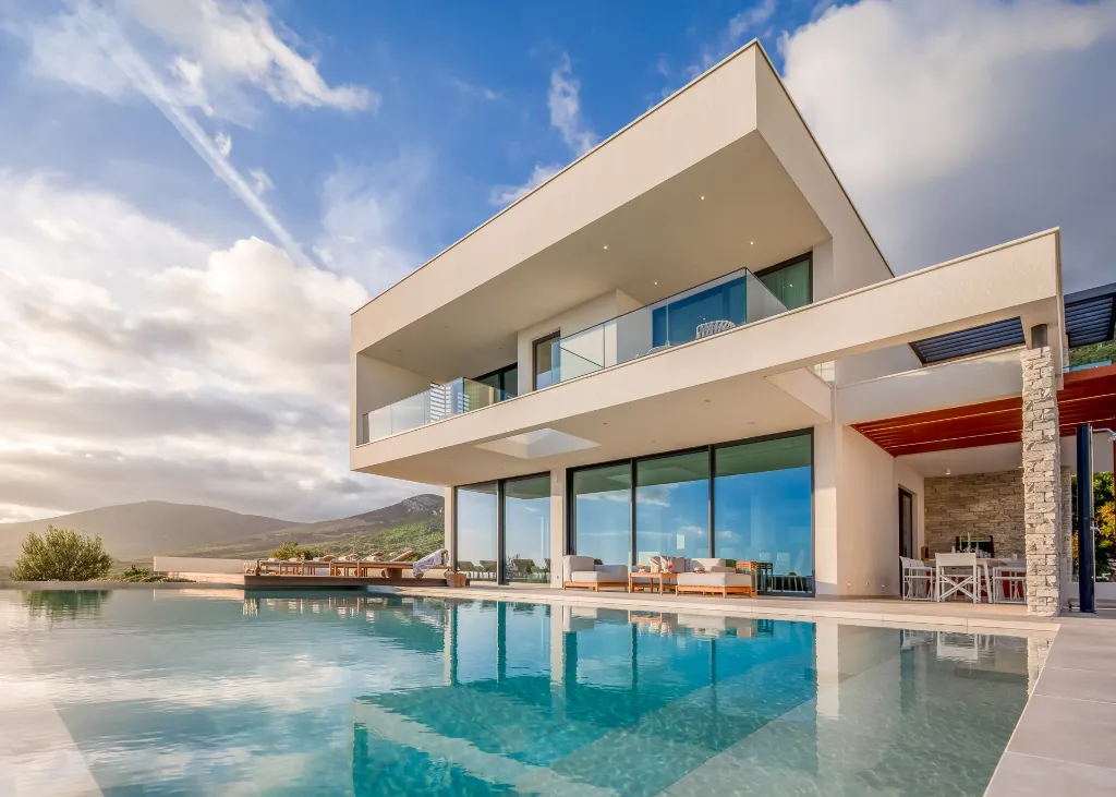 Contemporary 5-Bedroom Villa with Pool in Kaštel Stari