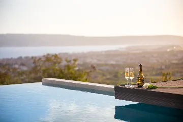 Contemporary 5-Bedroom Villa with Pool in Kaštel Stari