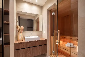 Contemporary 5-Bedroom Villa with Pool in Kaštel Stari