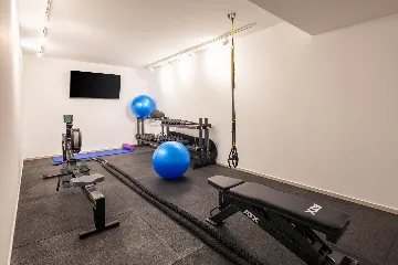 Contemporary 5-Bedroom Villa with Pool in Kaštel Stari