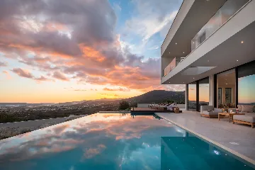 Contemporary 5-Bedroom Villa with Pool in Kaštel Stari