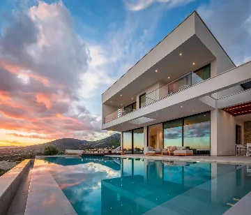 Contemporary 5-Bedroom Villa with Pool in Kaštel Stari