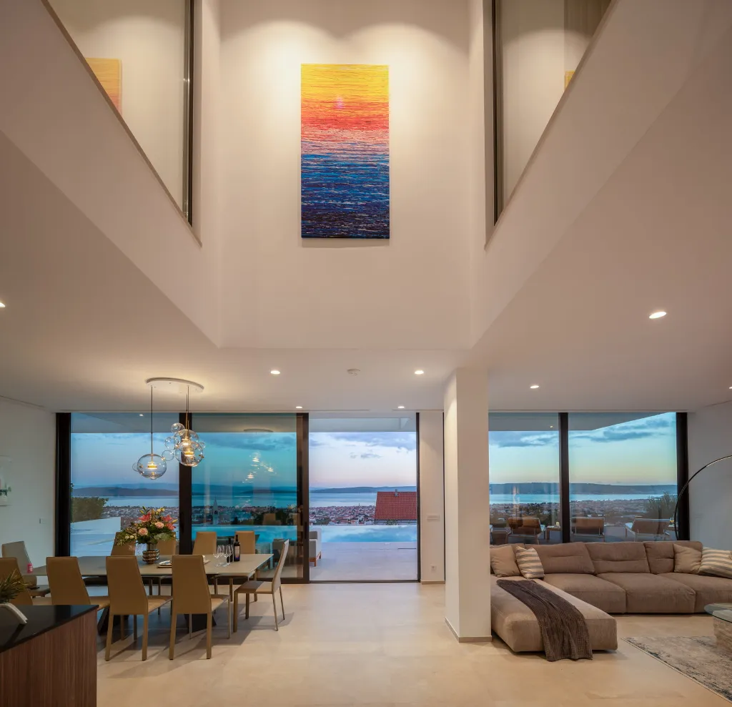 Contemporary 5-Bedroom Villa with Pool in Kaštel Stari