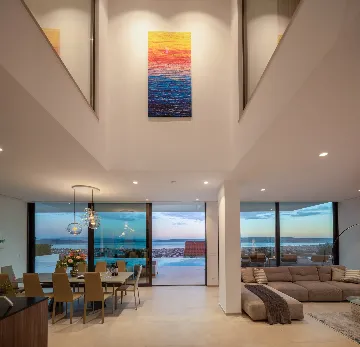 Contemporary 5-Bedroom Villa with Pool in Kaštel Stari