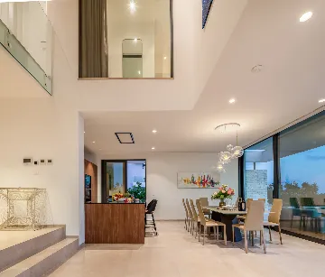 Contemporary 5-Bedroom Villa with Pool in Kaštel Stari