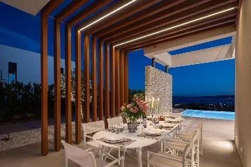 Contemporary 5-Bedroom Villa with Pool in Kaštel Stari