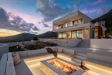Contemporary 5-Bedroom Villa with Pool in Kaštel Stari