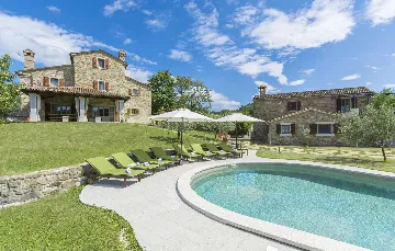 Heritage Villa Retreat with Pool in Paz