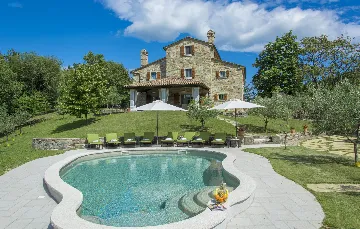 Heritage Villa Retreat with Pool in Paz