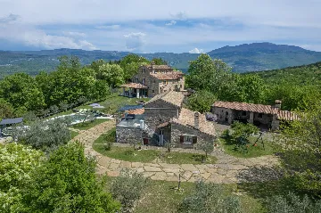Heritage Villa Retreat with Pool in Paz