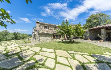 Heritage Villa Retreat with Pool in Paz