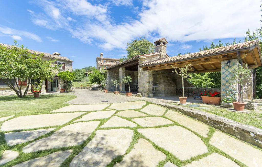 Heritage Villa Retreat with Pool in Paz