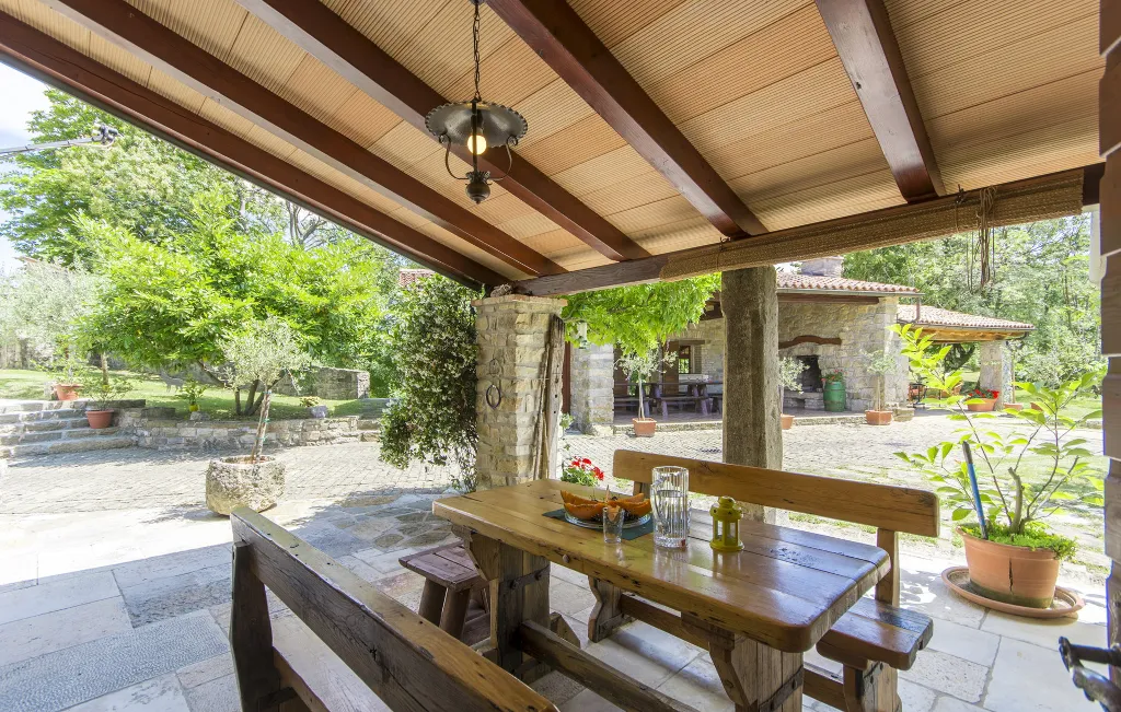 Heritage Villa Retreat with Pool in Paz