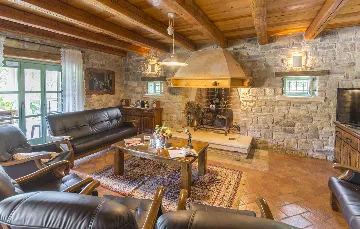 Heritage Villa Retreat with Pool in Paz