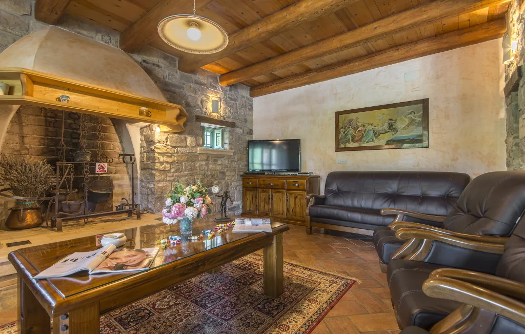 Heritage Villa Retreat with Pool in Paz