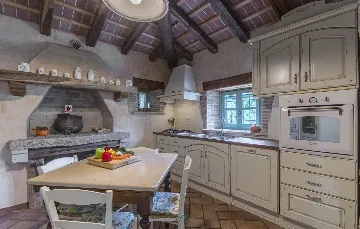 Heritage Villa Retreat with Pool in Paz