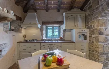 Heritage Villa Retreat with Pool in Paz