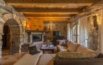 Heritage Villa Retreat with Pool in Paz