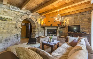 Heritage Villa Retreat with Pool in Paz