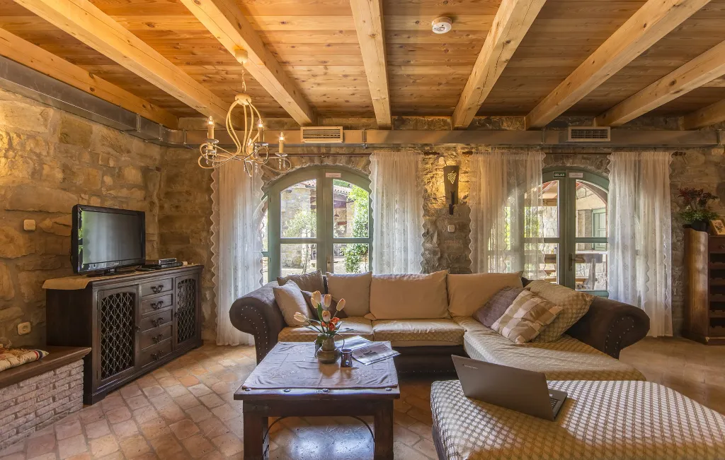 Heritage Villa Retreat with Pool in Paz