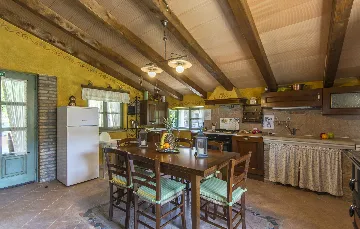 Heritage Villa Retreat with Pool in Paz