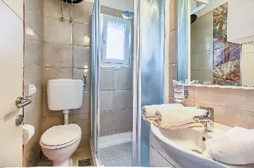 Coastal Pool Villa with Bay Views in Banjole