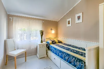 Coastal Pool Villa with Bay Views in Banjole