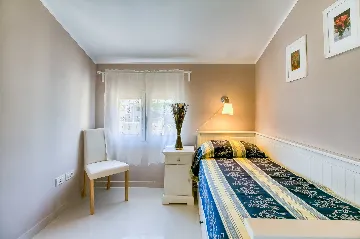 Coastal Pool Villa with Bay Views in Banjole