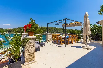 Coastal Pool Villa with Bay Views in Banjole