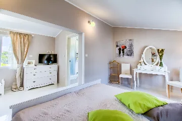 Coastal Pool Villa with Bay Views in Banjole