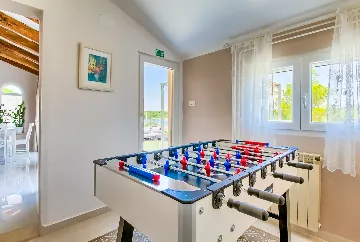 Coastal Pool Villa with Bay Views in Banjole