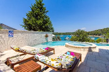 Coastal Pool Villa with Bay Views in Banjole