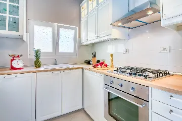 Coastal Pool Villa with Bay Views in Banjole