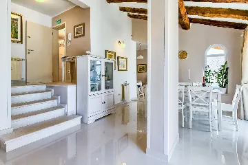 Coastal Pool Villa with Bay Views in Banjole