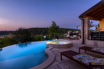 Coastal Pool Villa with Bay Views in Banjole