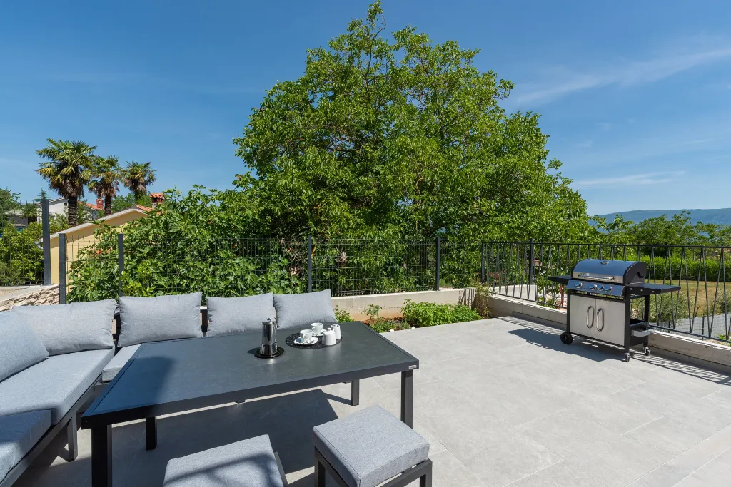 Modern Family Villa with Pool in Labin