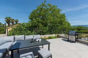 Modern Family Villa with Pool in Labin