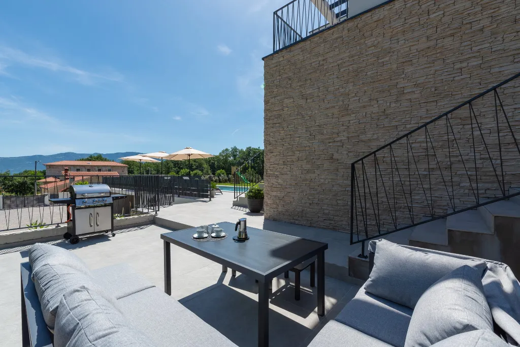Modern Family Villa with Pool in Labin