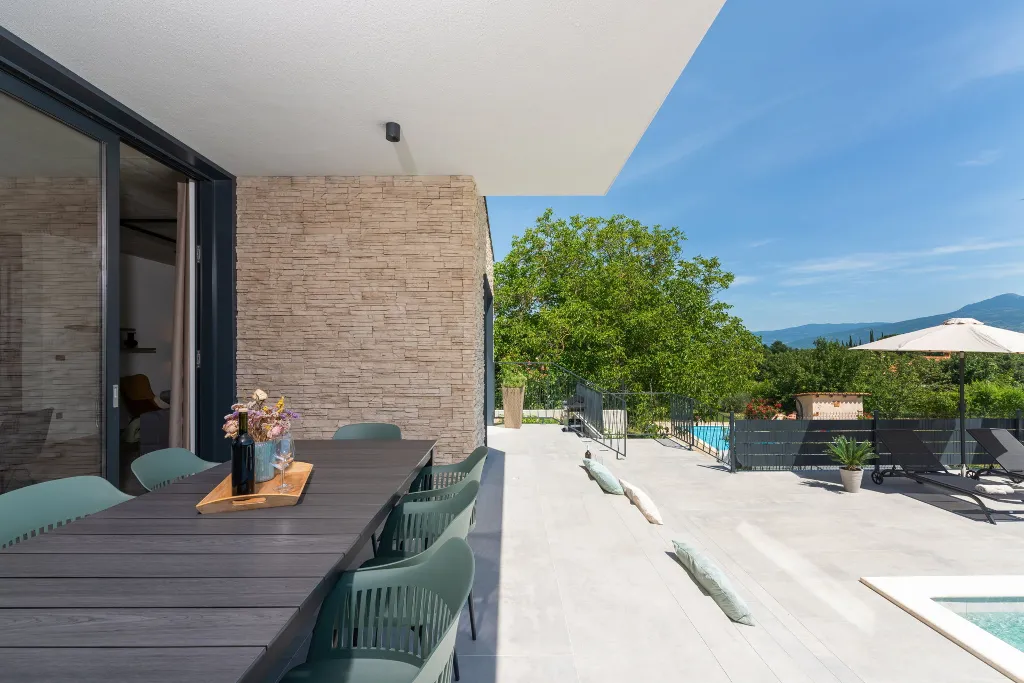 Modern Family Villa with Pool in Labin